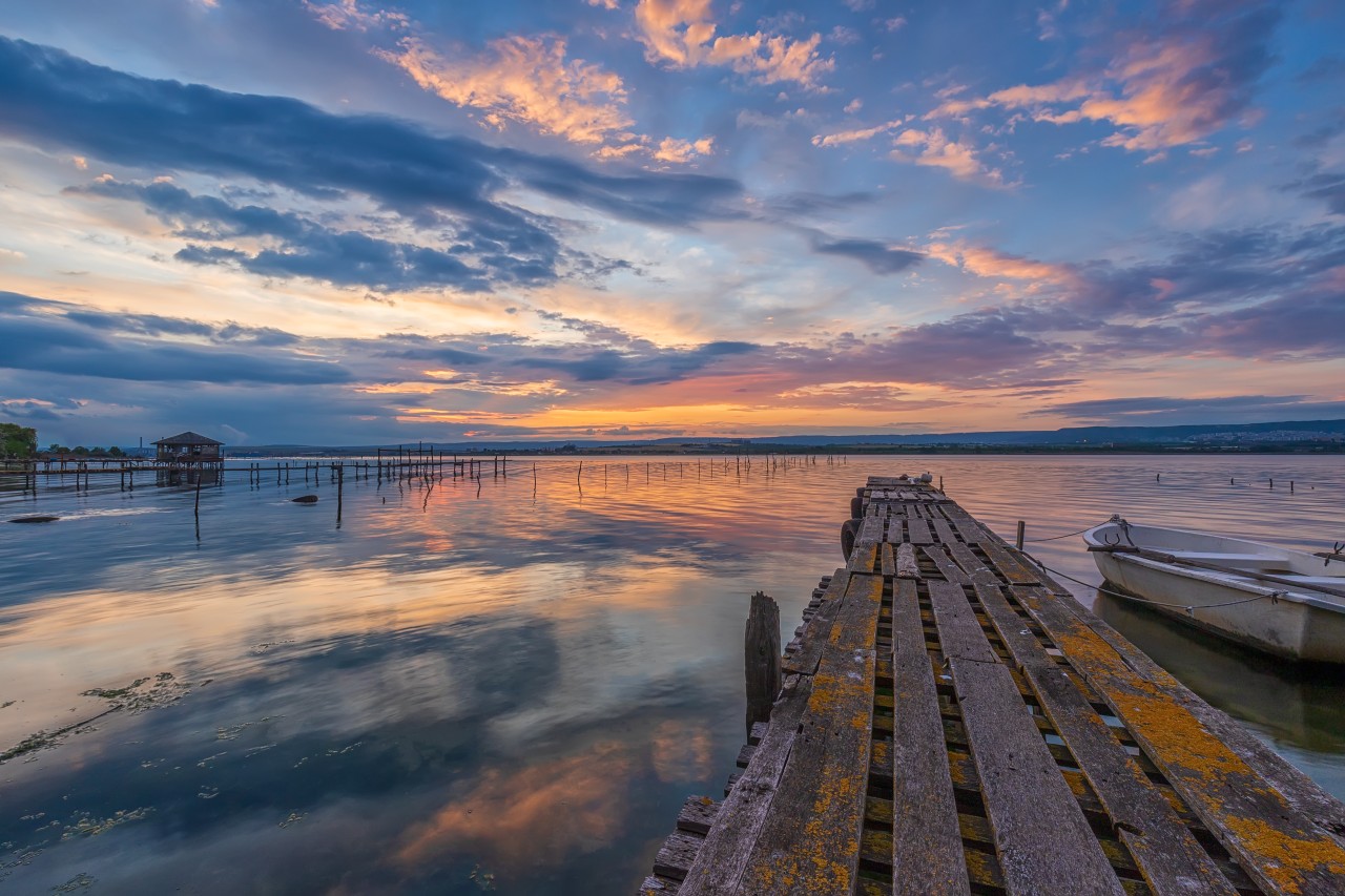 Scenic view of Lake Dardanelle State Park near hotel